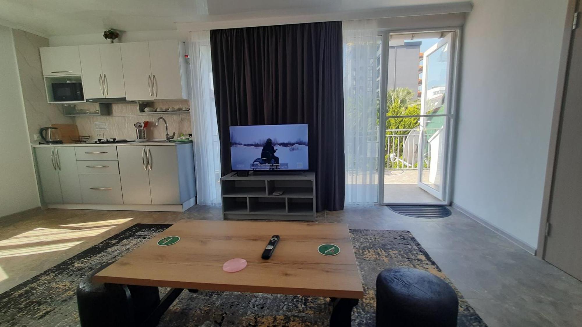Guesthouse Next To Beach 바투미 외부 사진