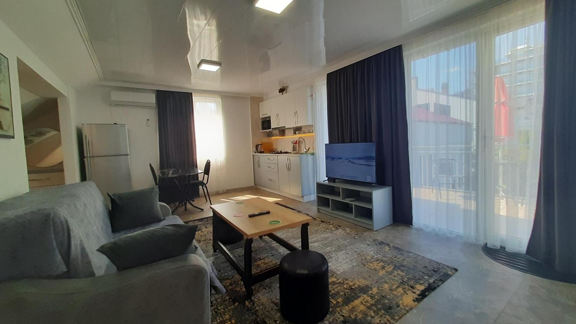 Guesthouse Next To Beach 바투미 외부 사진
