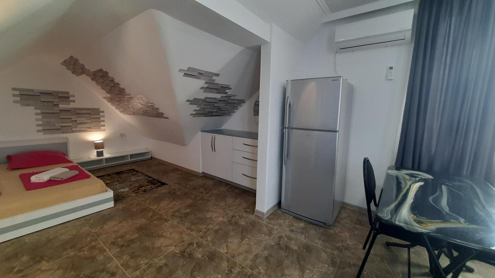 Guesthouse Next To Beach 바투미 외부 사진