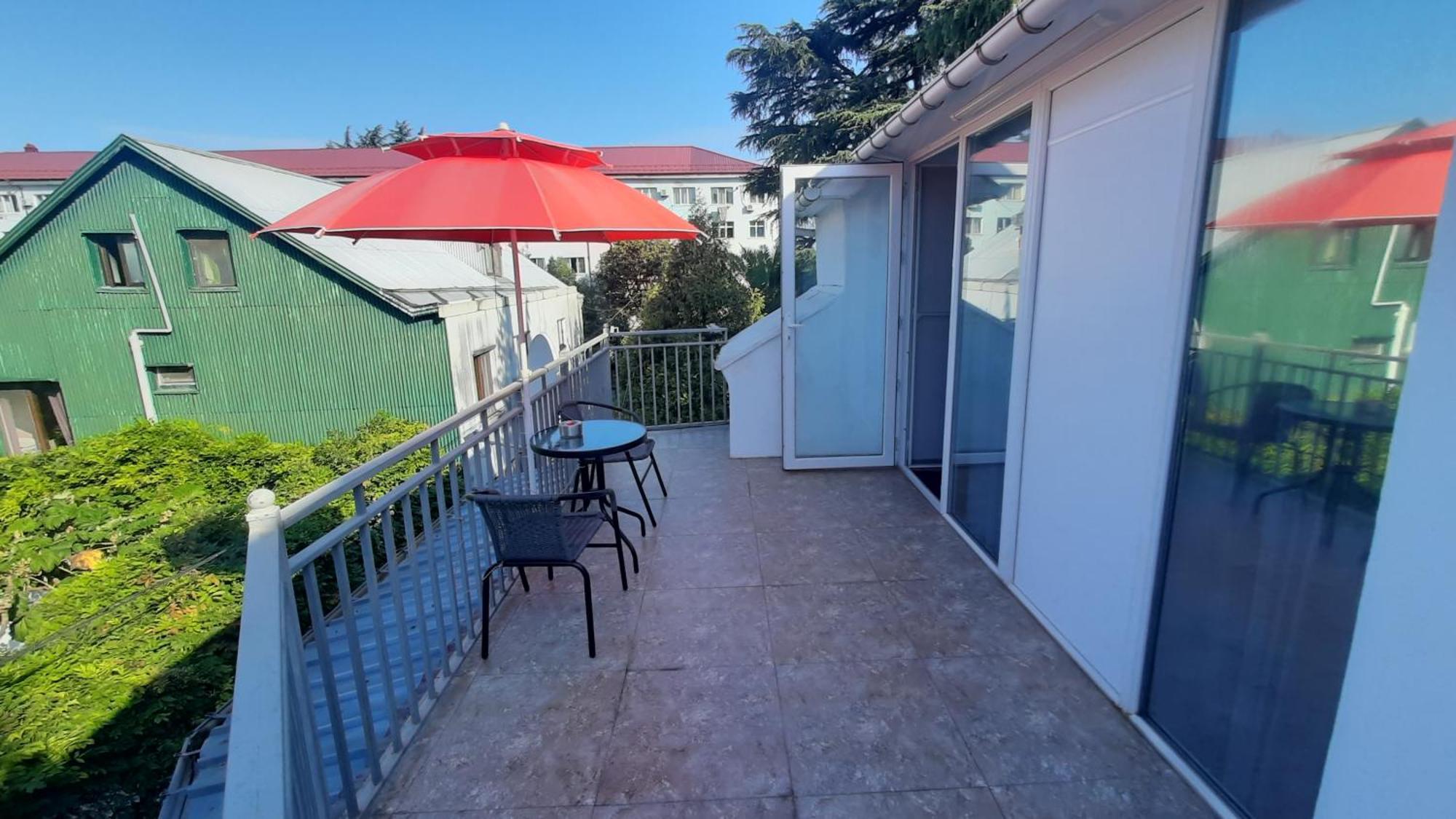 Guesthouse Next To Beach 바투미 외부 사진
