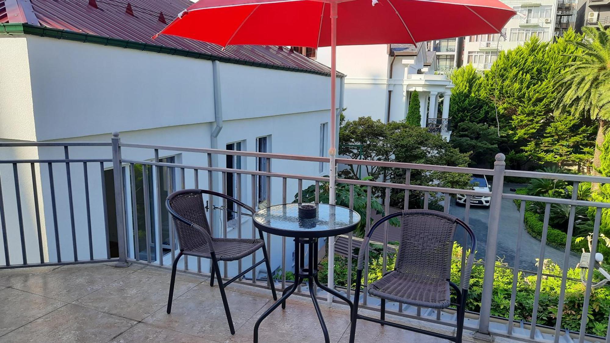 Guesthouse Next To Beach 바투미 외부 사진