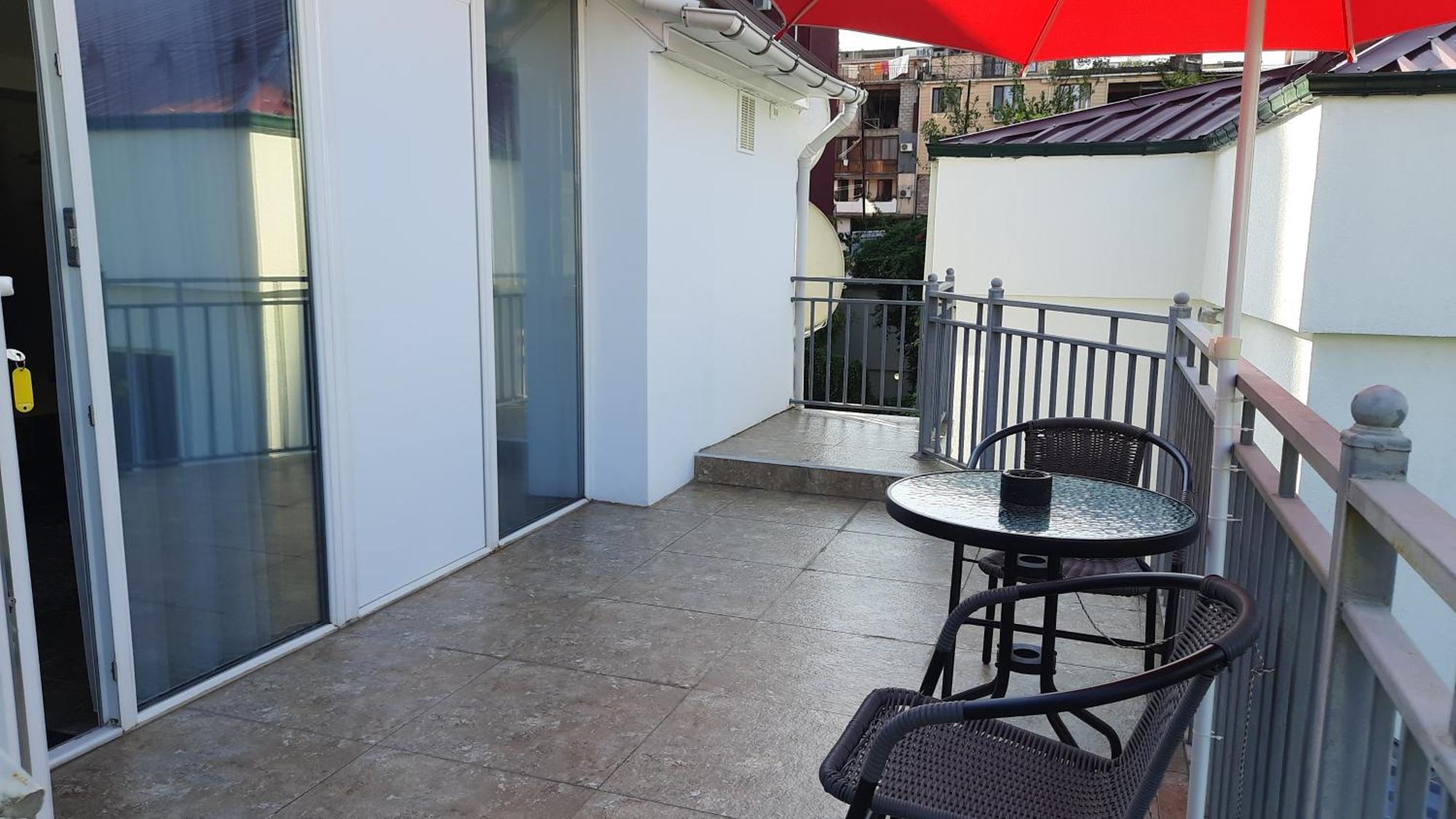 Guesthouse Next To Beach 바투미 외부 사진