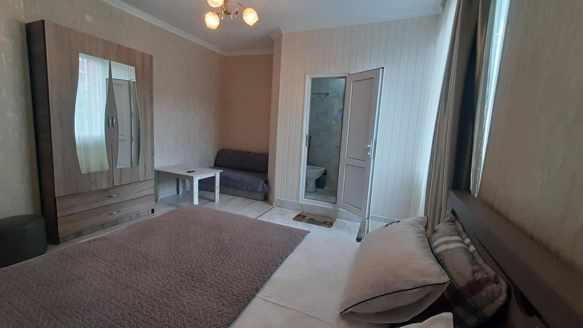 Guesthouse Next To Beach 바투미 외부 사진
