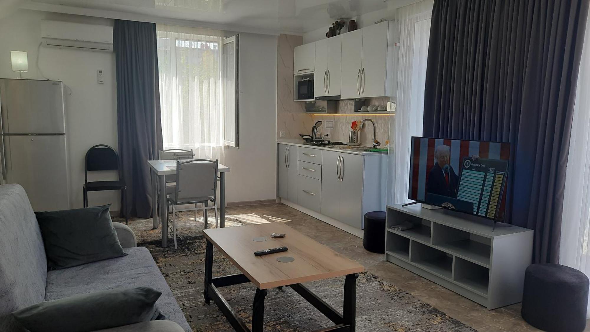 Guesthouse Next To Beach 바투미 외부 사진