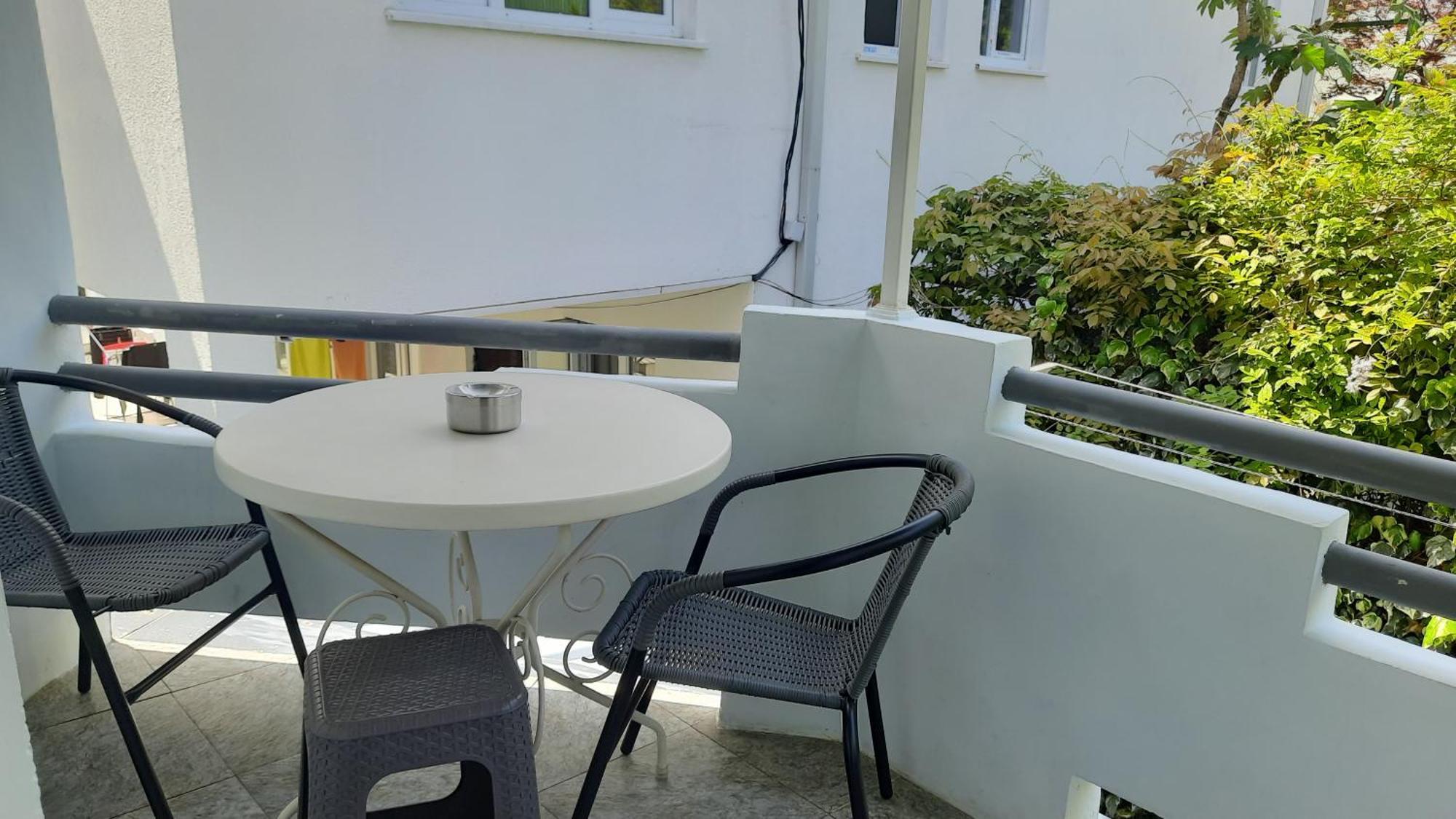 Guesthouse Next To Beach 바투미 외부 사진