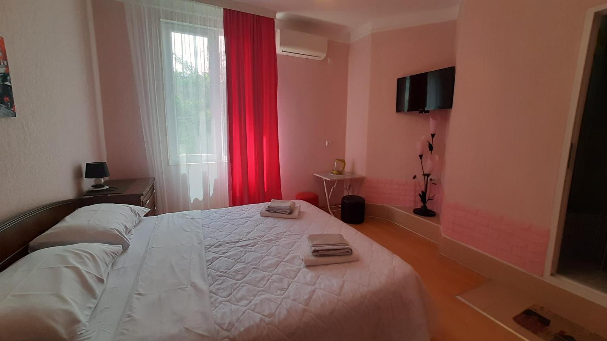 Guesthouse Next To Beach 바투미 외부 사진